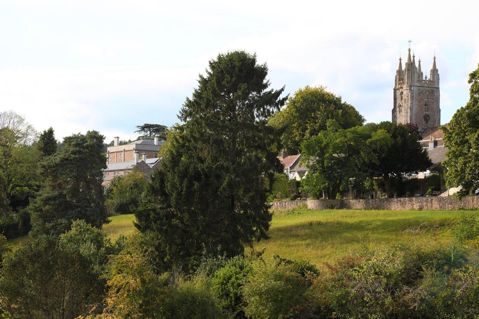 Palm House - Luxury Wye Valley 2 Bed - Dog Friendly Apartment *